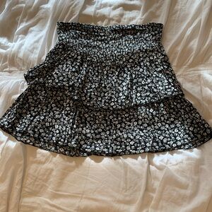 Ultra Flirt Black and White Floral Mini Skirt, Sz L